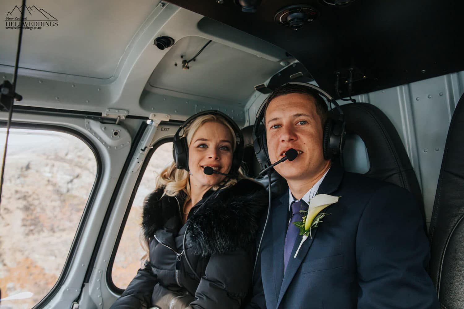 Wedding couple in Helicopter