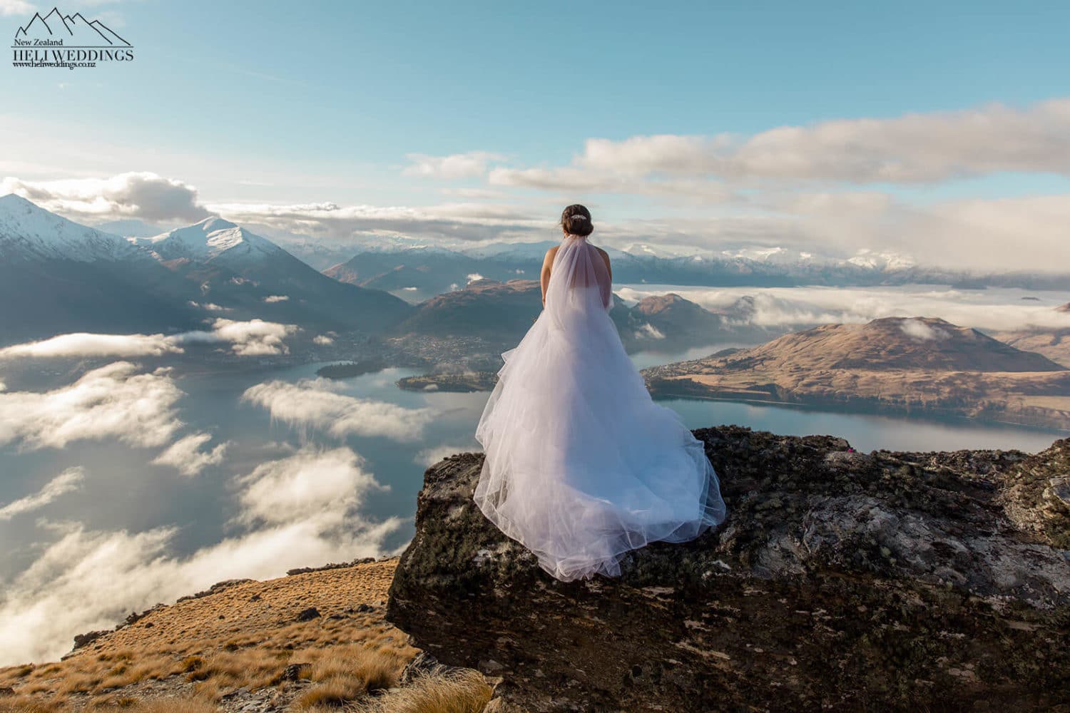 Beautiful mountain Wedding in New Zealand, destination elopement wedding