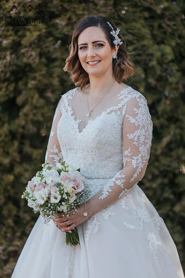 Bride with beautiful headpiece , Queenstown wedding photography