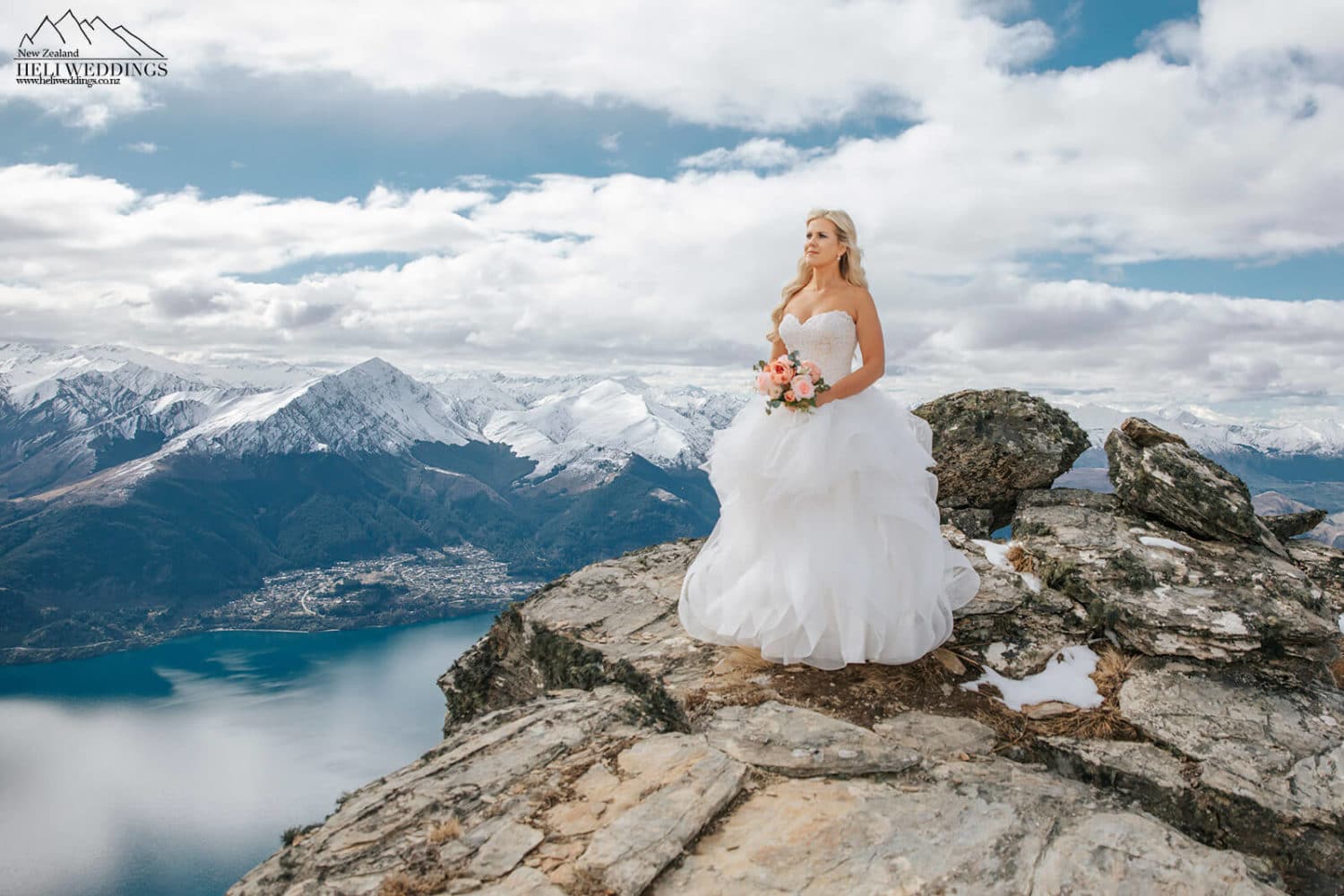 Mountain wedding in the snow above Queenstown