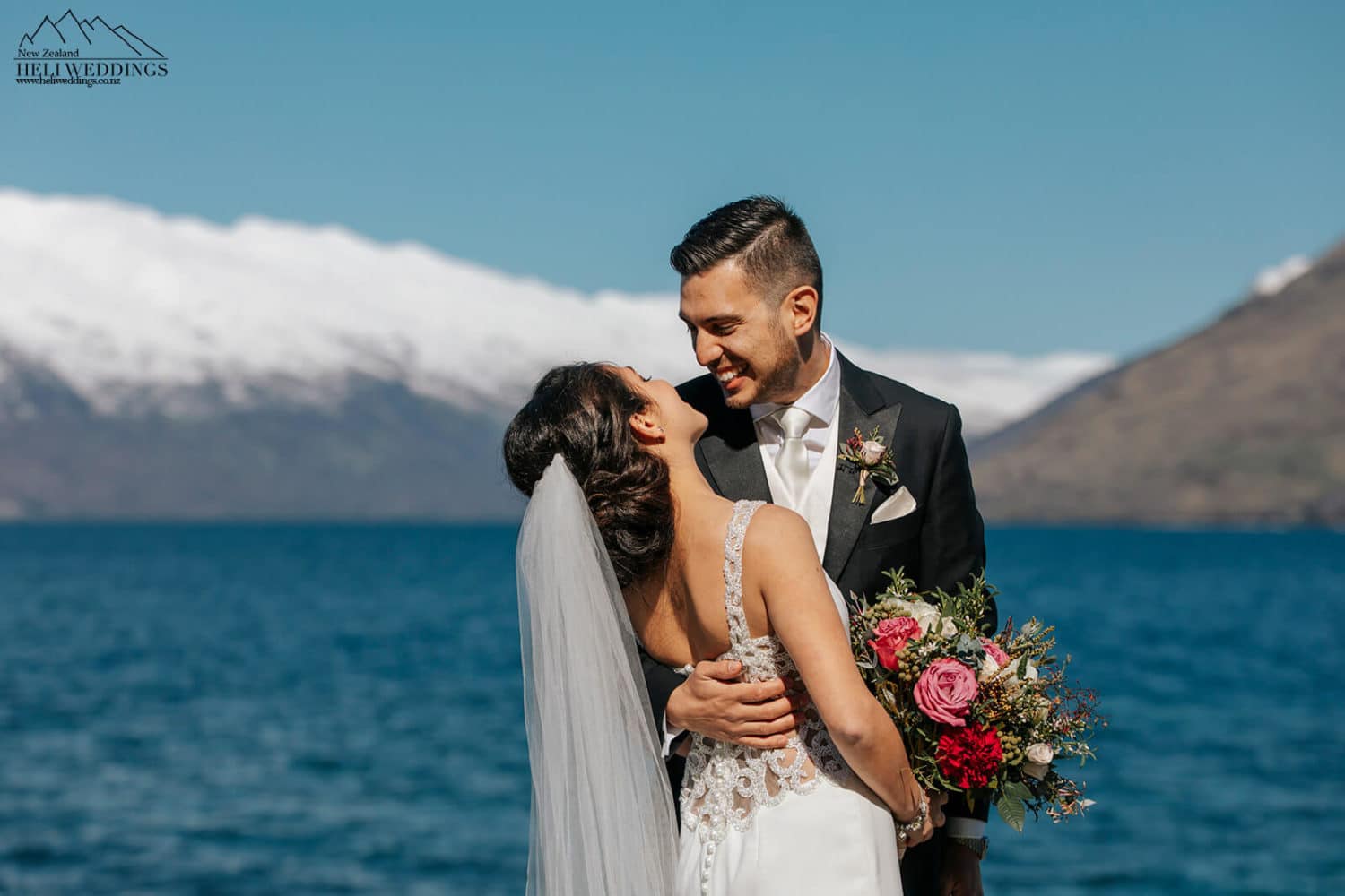Wedding by the lake in Queenstown