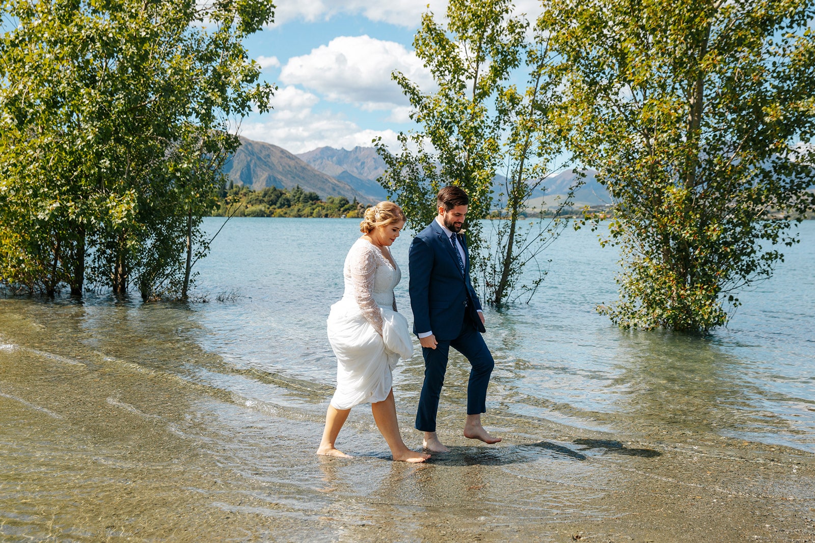 Wanaka Heli Wedding, wedding photography by the lake