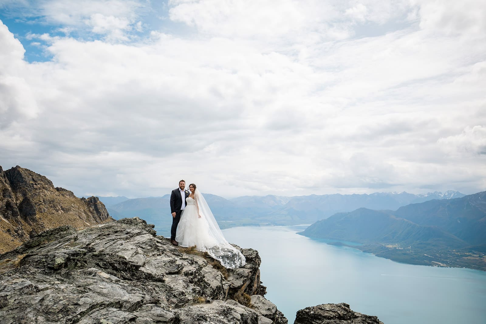 Summer wedding at on the Ledge in Queenstown