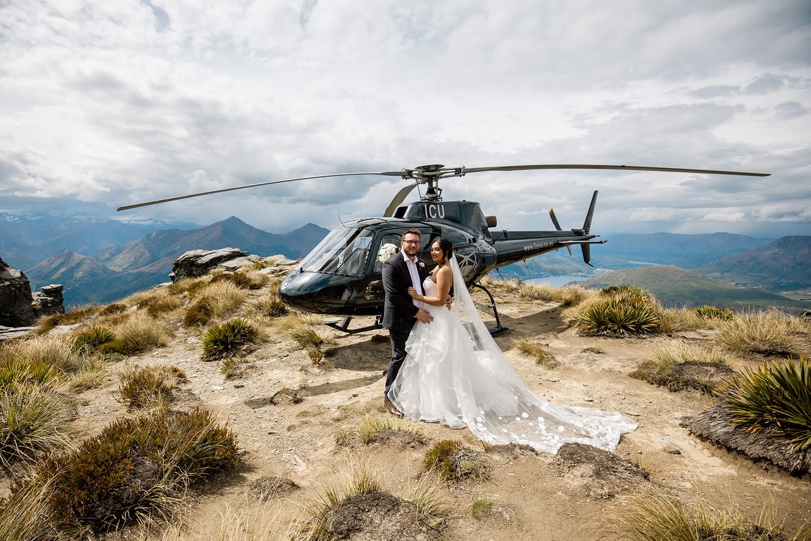 Summer wedding at on the Ledge in Queenstown