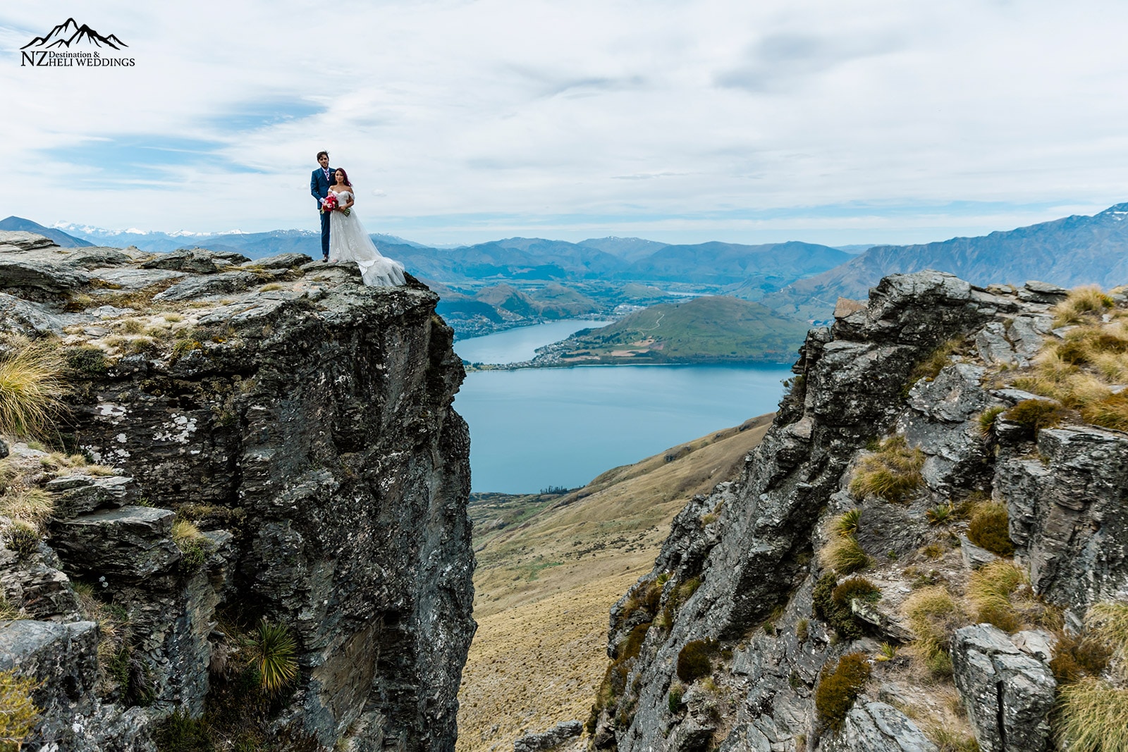 NZ elopement wedding bride with red hair on The Ledge