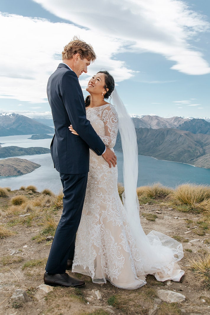 Destination Wedding with Helicopter in New Zealand on Coromandel Peak