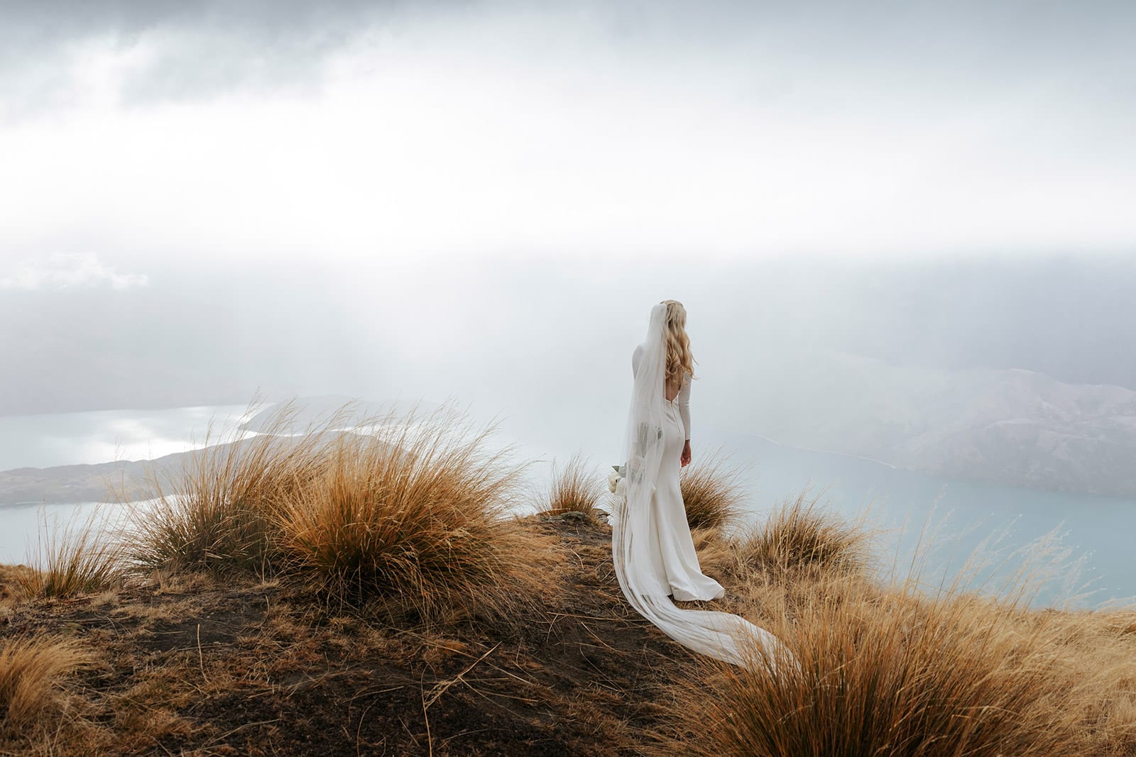 Heli Wedding in Wanaka on Coromandel Peak New Zealand on a rainy day