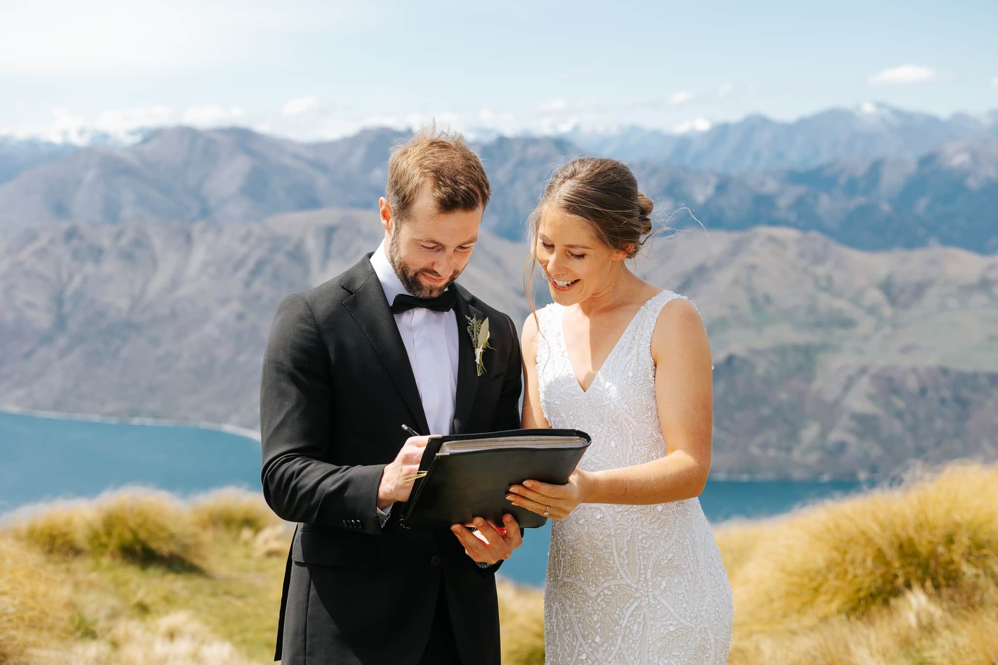 Luxury Elopement wedding in Queenstown New Zealand with helicopter wedding ceremony on Coromandel Peak