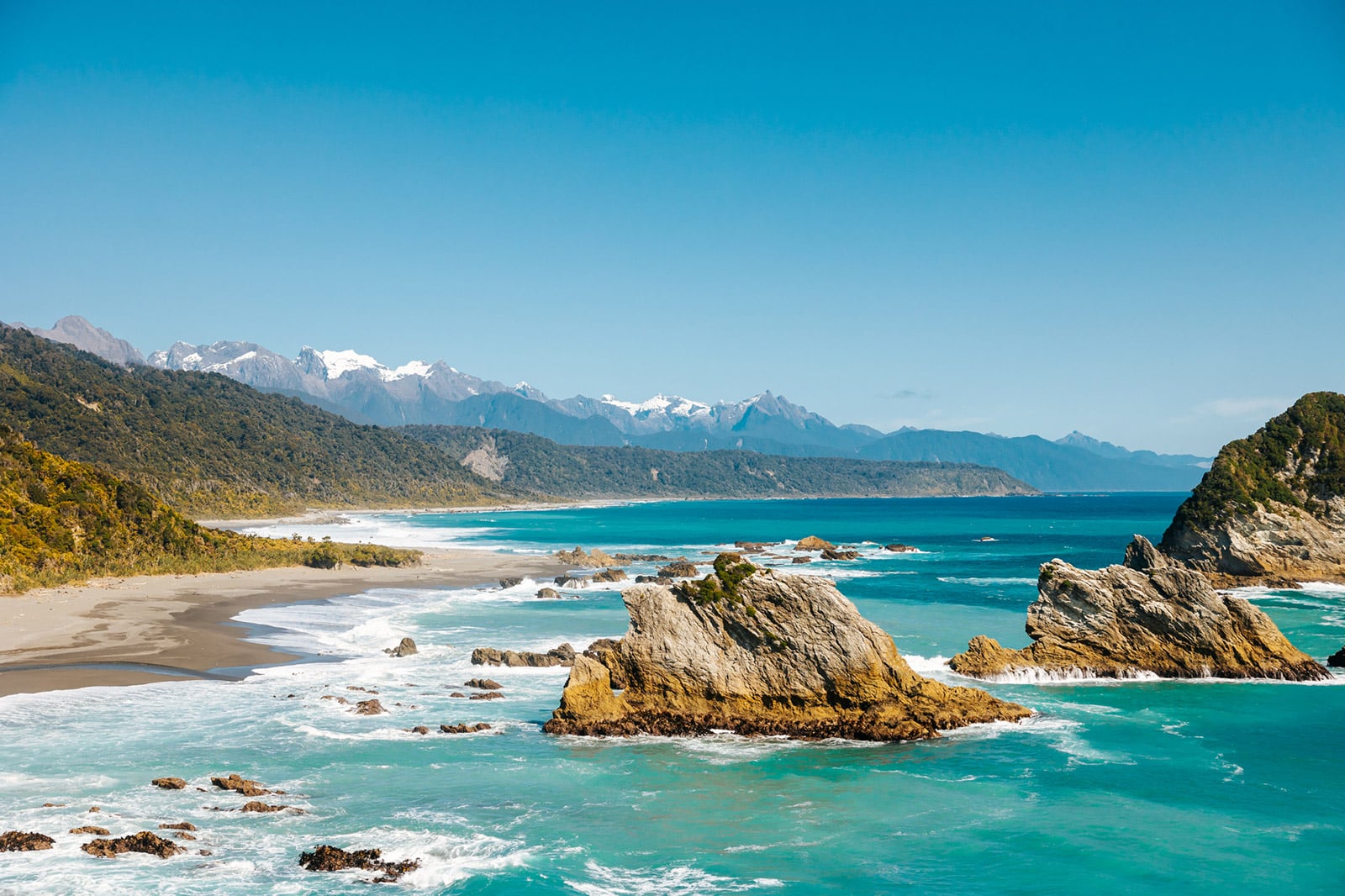 Milford Sounds Heli Wedding, Luxury elopement in New Zealand, Wedding photos at the beach