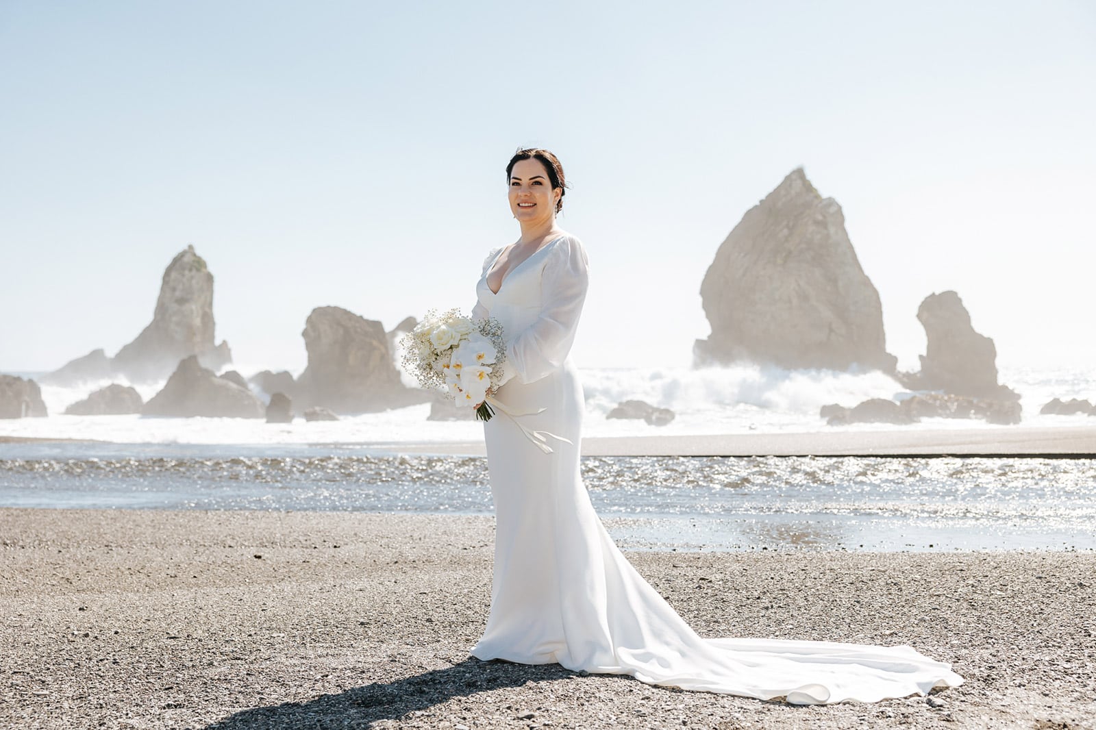 Milford Sounds Heli Wedding, Luxury elopement in New Zealand, Wedding photos at the beach