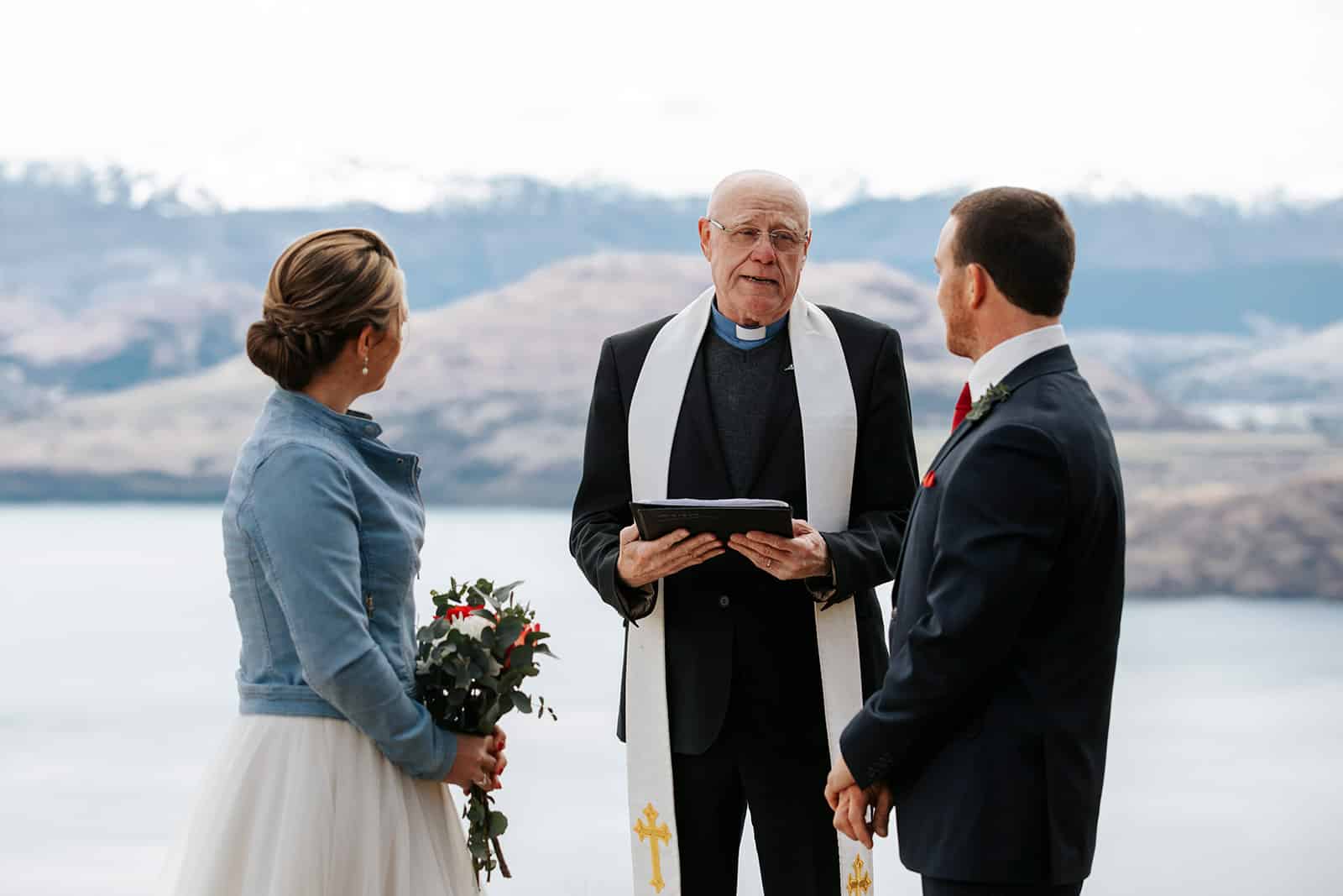 Queenstown Helicopter elopement on Bayonet Peak with a pastor