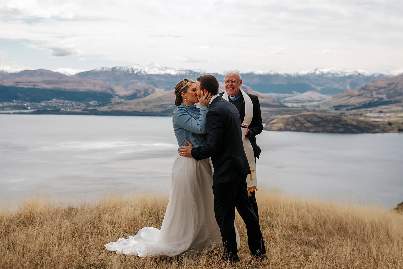 Queenstown Helicopter elopement on Bayonet Peak with a pastor