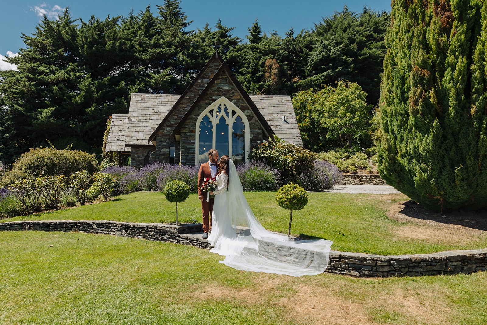 Stoneridge estate wedding at The Chapel Queenstown