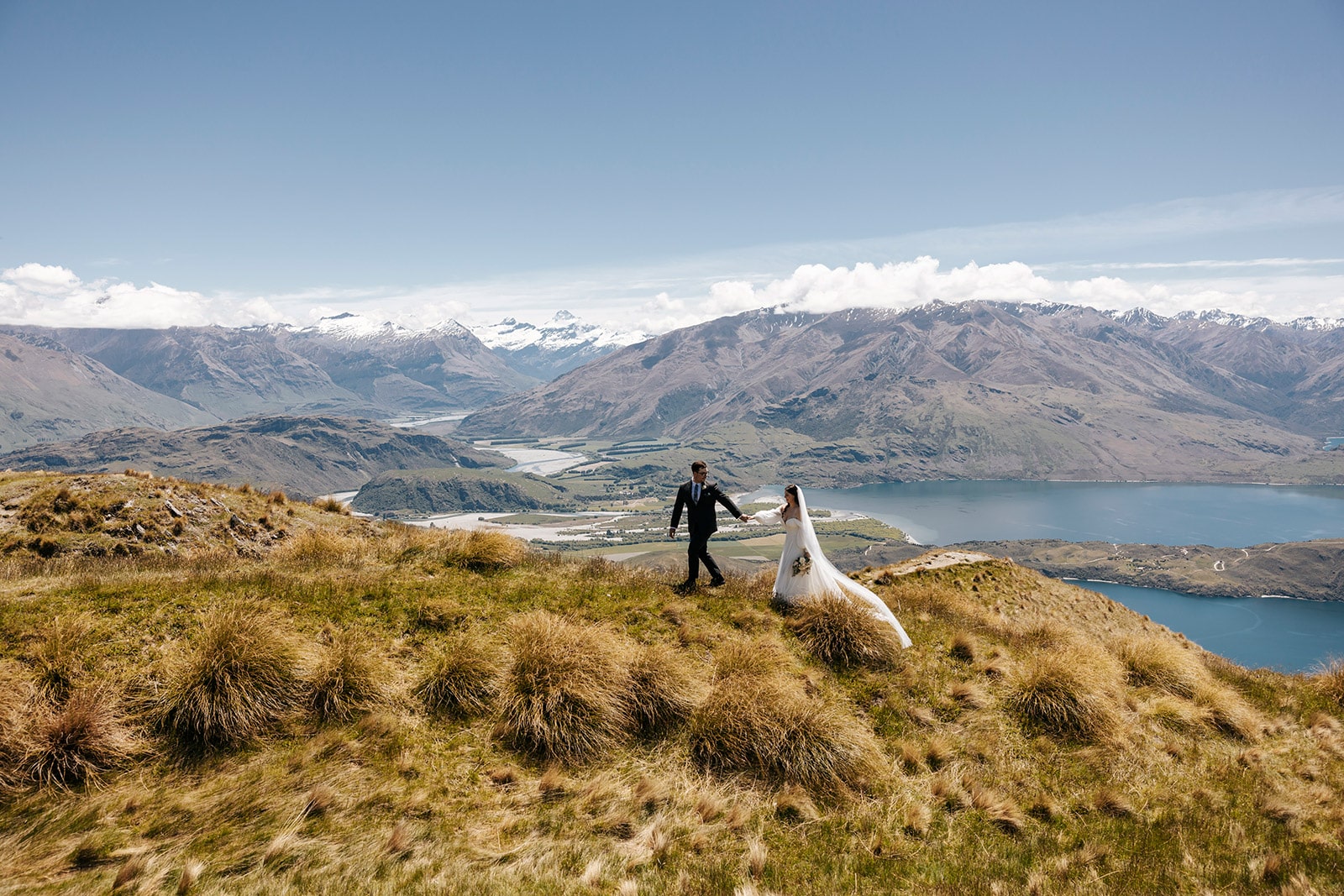 Elopement wedding on Coromandel Peak, Mt Roy in New Zealand